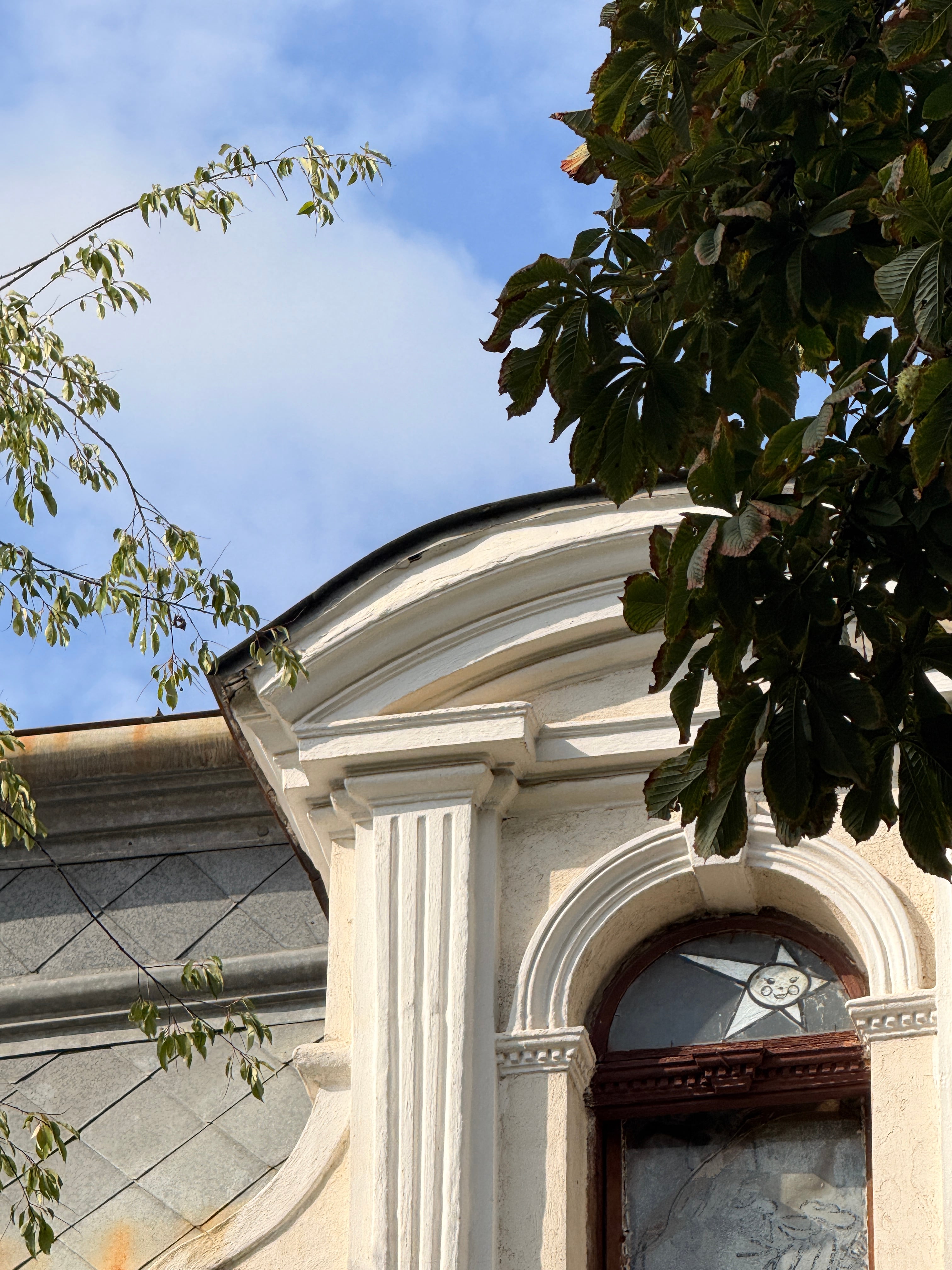 Parisien life in Romania